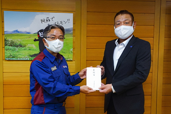 Donation at Kumamoto Prefectural Office