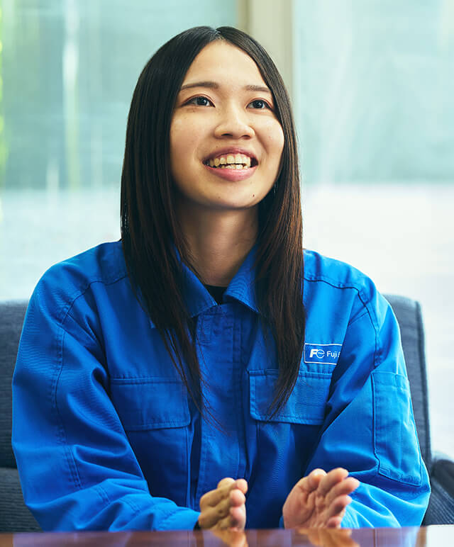 Caption: Yuka Matsukura, Production Technology Section, Manufacturing Dept. I, Kawasaki Factory